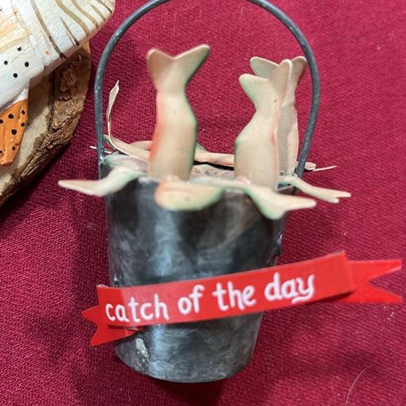 fishing ornaments TWO CATCH OF THE DAY fish bucket salmon mounted on wall plaque - Picture 4 of 10